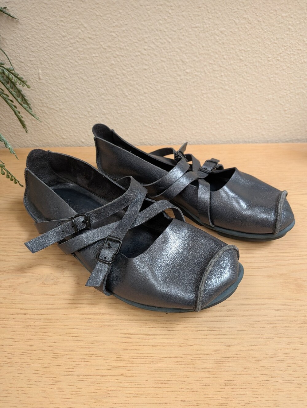 Trippen Travel Metallic Blue Leather Strap Flats Shoes EU 39 US 8 Lagenlook - Picture 2 of 15